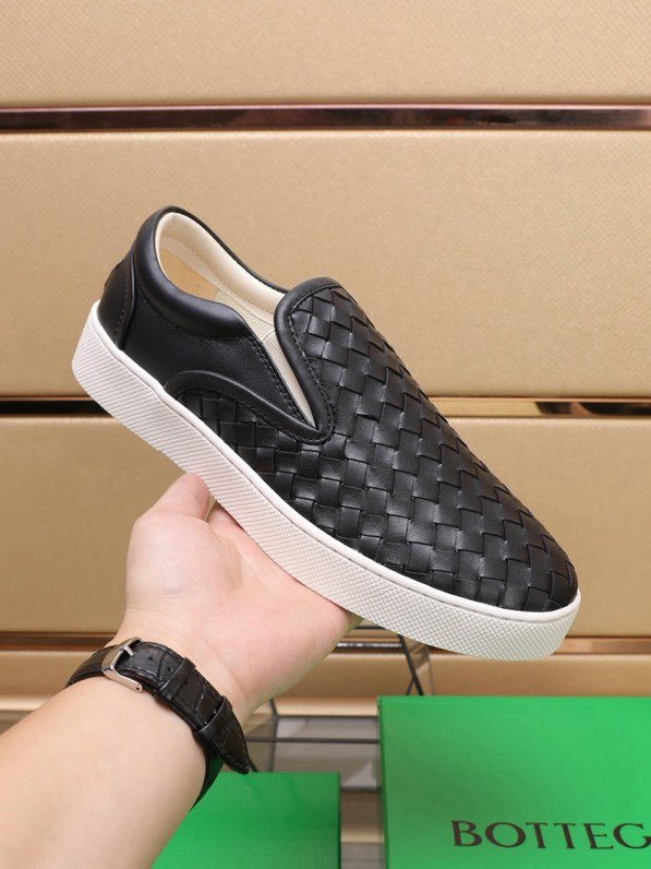 보테가 베네타(BOTTEGA VENETA) 프리미엄 남성 인트레치아토 슬라이드
