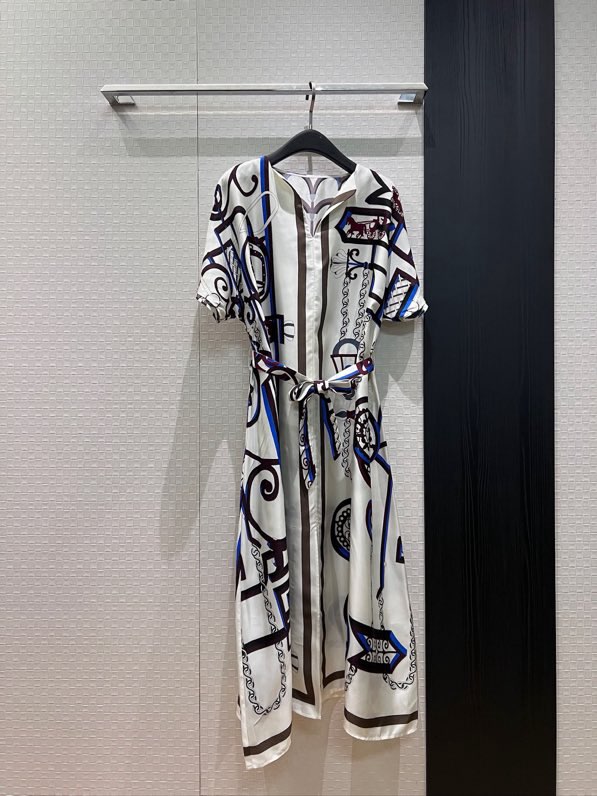 에르메스(Hermès) 클래식 마차 프린트 실크 트윌 롱 원피스