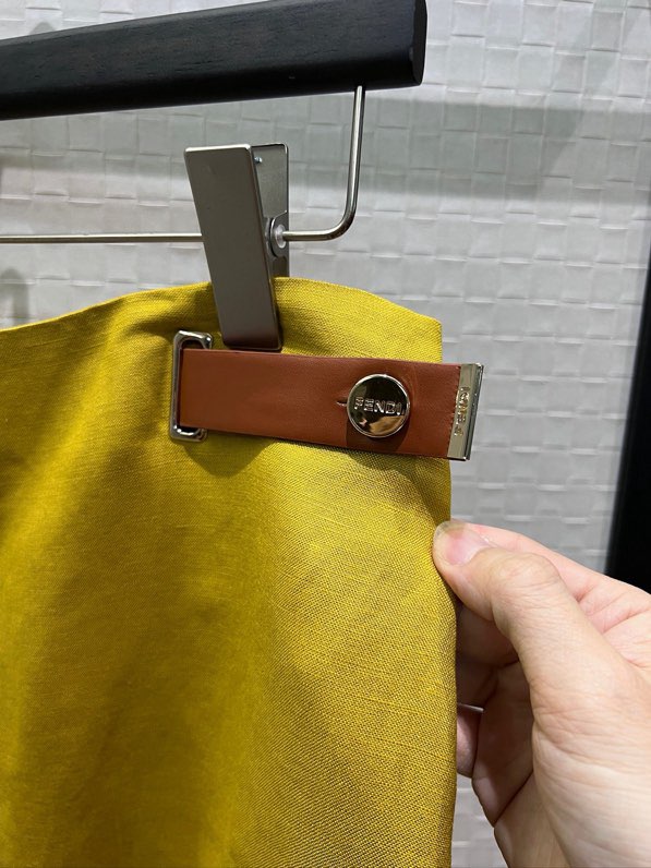 펜디(FENDI) 린넨 로우라이즈 미디 스커트