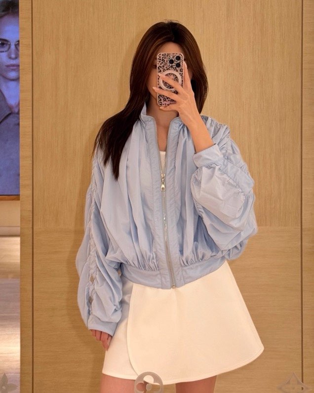 루이비통 플리츠 크롭 집업 재킷