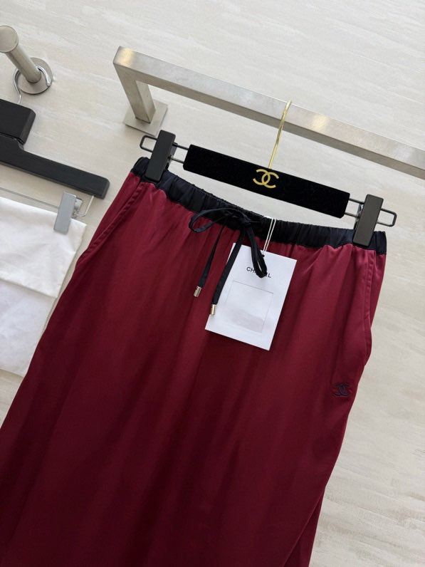샤넬 새틴 미디 롱스커트