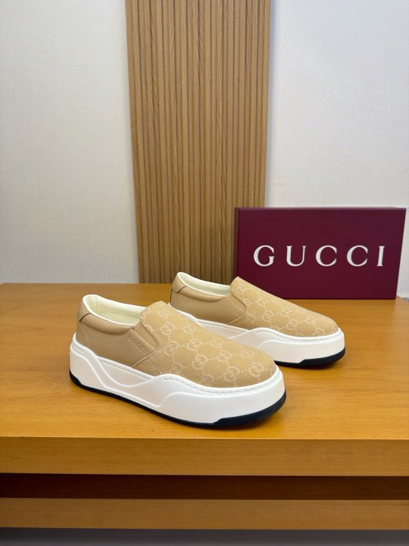 구찌 GG 슬립온 스니커즈
