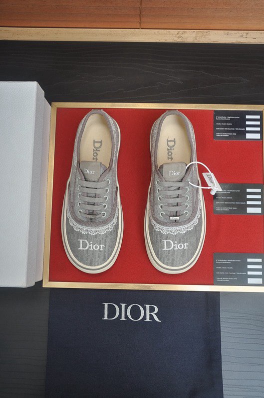 디올 Walk'n Dior 자수 여성 스니커즈
